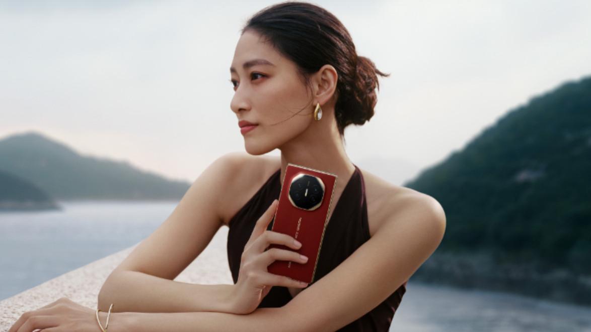 MateXTs不再是唯一，三星首款三折叠屏，10月见！