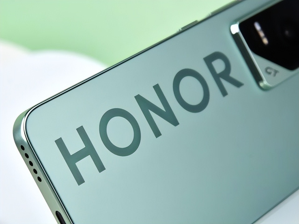 榮耀再度發力，16GB+1TB降至2506元，可以撿漏的國補“真香機”