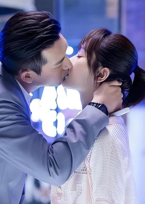 杨紫李现诀别吻戏曝光！河畔热吻藏离婚契约，幕后花絮揭演员“亲密戏炼狱”！