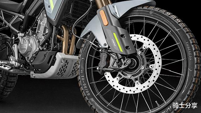 30580元起,春风发布2026款450MT,这是在狙击本田NX500?