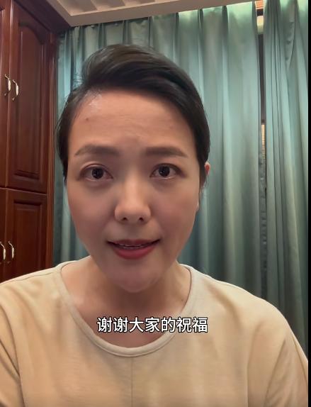 杨乐乐17年婚姻再遭质疑!面黄肌瘦断崖衰老,回应汪涵没陪护原因