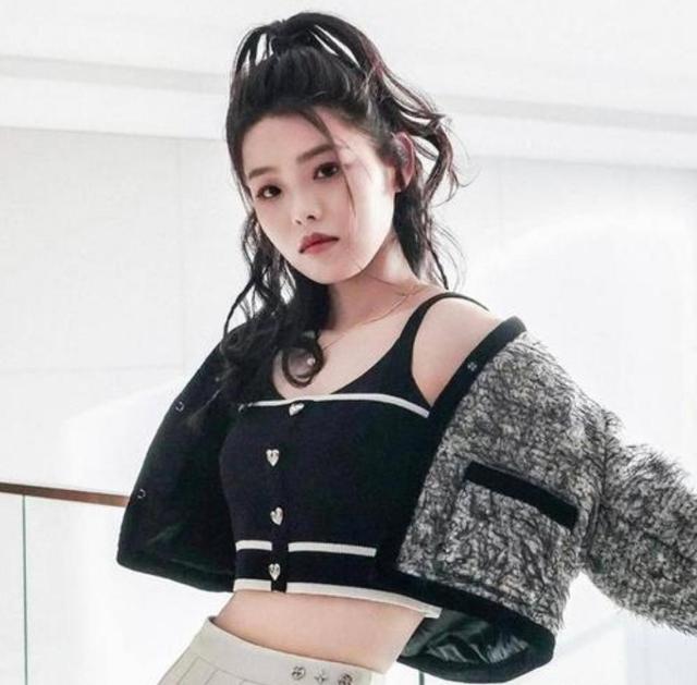 36岁嘎子和33岁英子变化好大,一个身材壮硕,一个娇艳动人