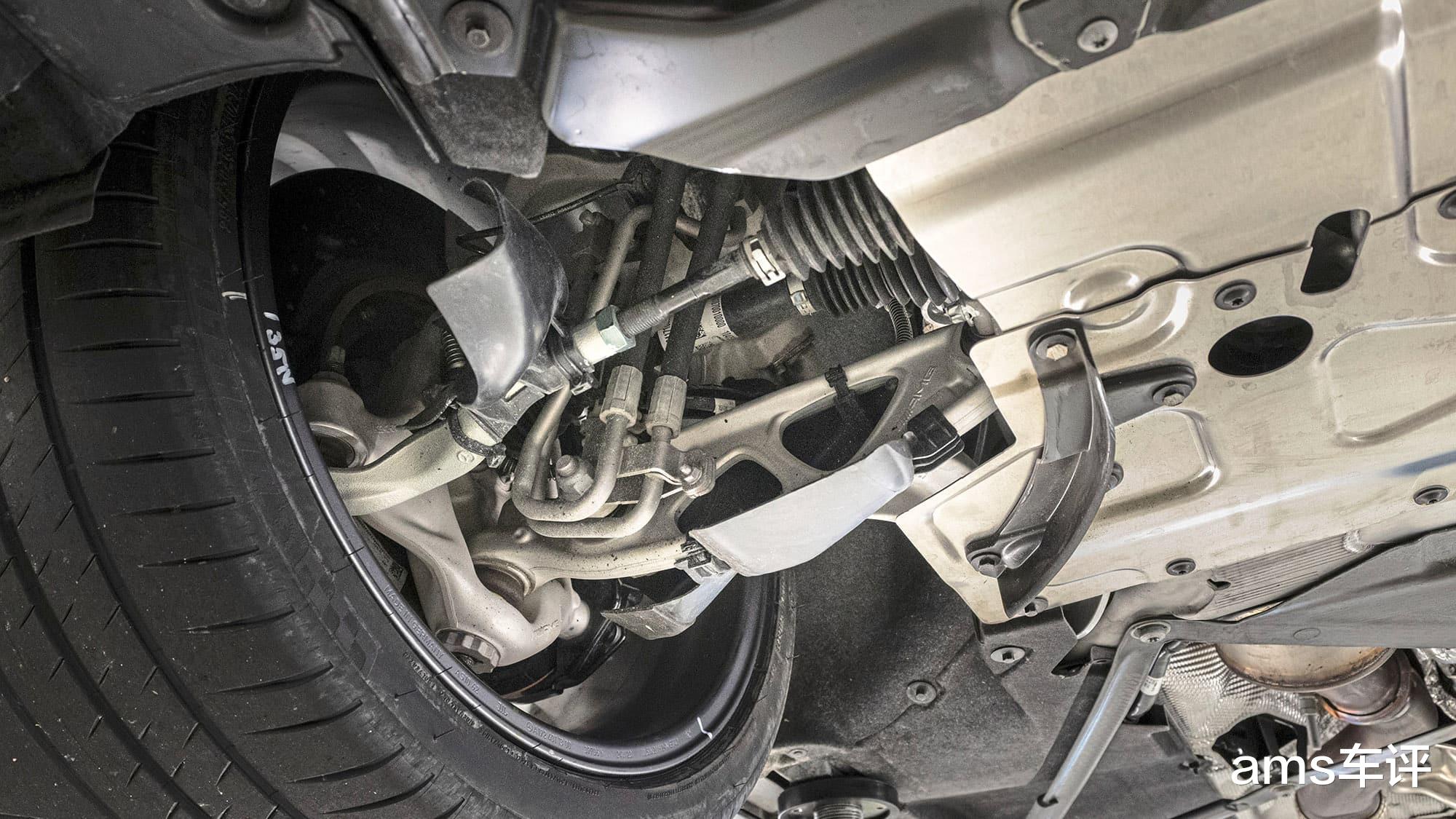 在舒适与赛道之间触到边界，AMG的取舍让GT 63 Pro变了