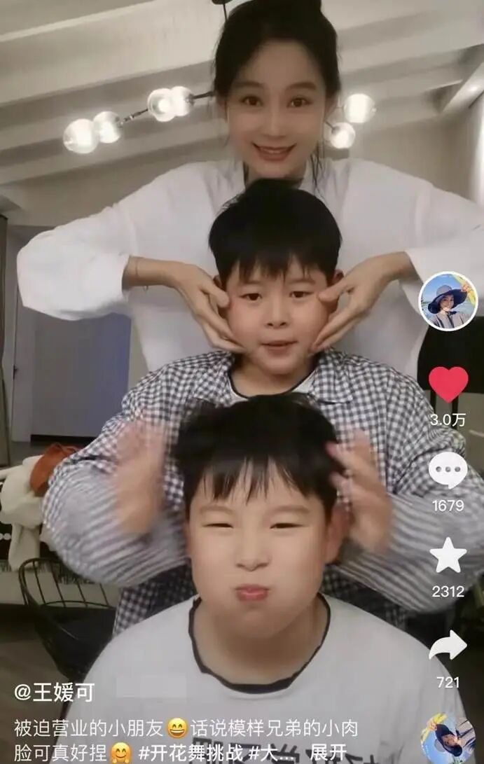 王媛可做梦也没想到，自己12岁双胞胎儿子，已经是她的骄傲了