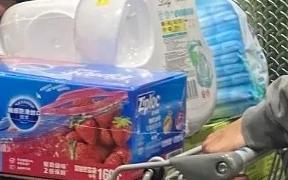 蔡少芬夫妇现身珠海山姆!副总亲自接待买单,购物清单曝光太意外