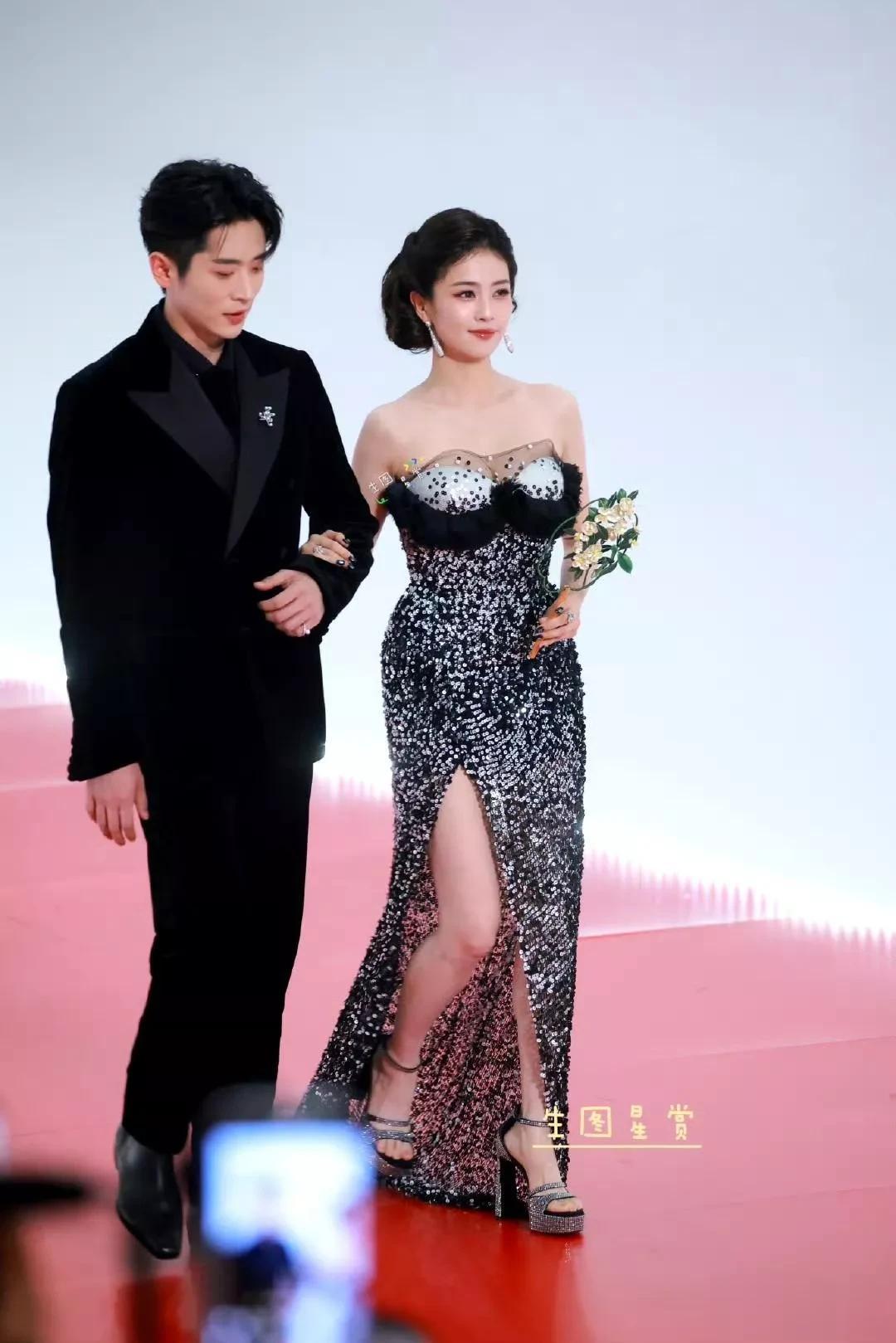 高圆圆的腰，陈妍希的胯，这些珠圆玉润的女星性感起来，迷死人