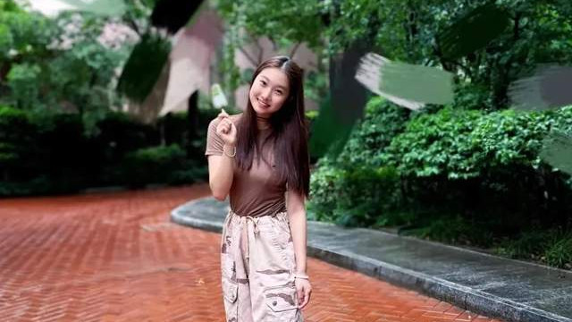 马伊琍女儿在别墅庆生，落落大方，越来越漂亮，摘下牙箍更像文章