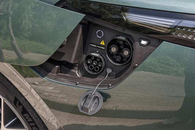 奇瑞造了辆“廉价帕梅”，长近5米，3.7秒破百+空悬，仅15.28万起