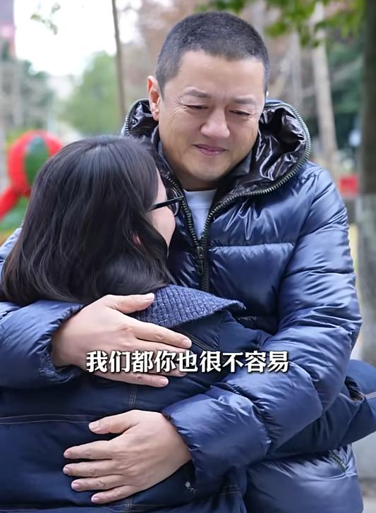 李亚鹏隐藏17年的四川女儿曝光，高位截肢的她竟开改装车赴约