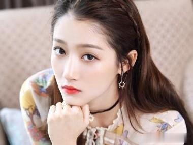 关晓彤惊艳米兰时装周！这次，她凭什么让全网狂赞？