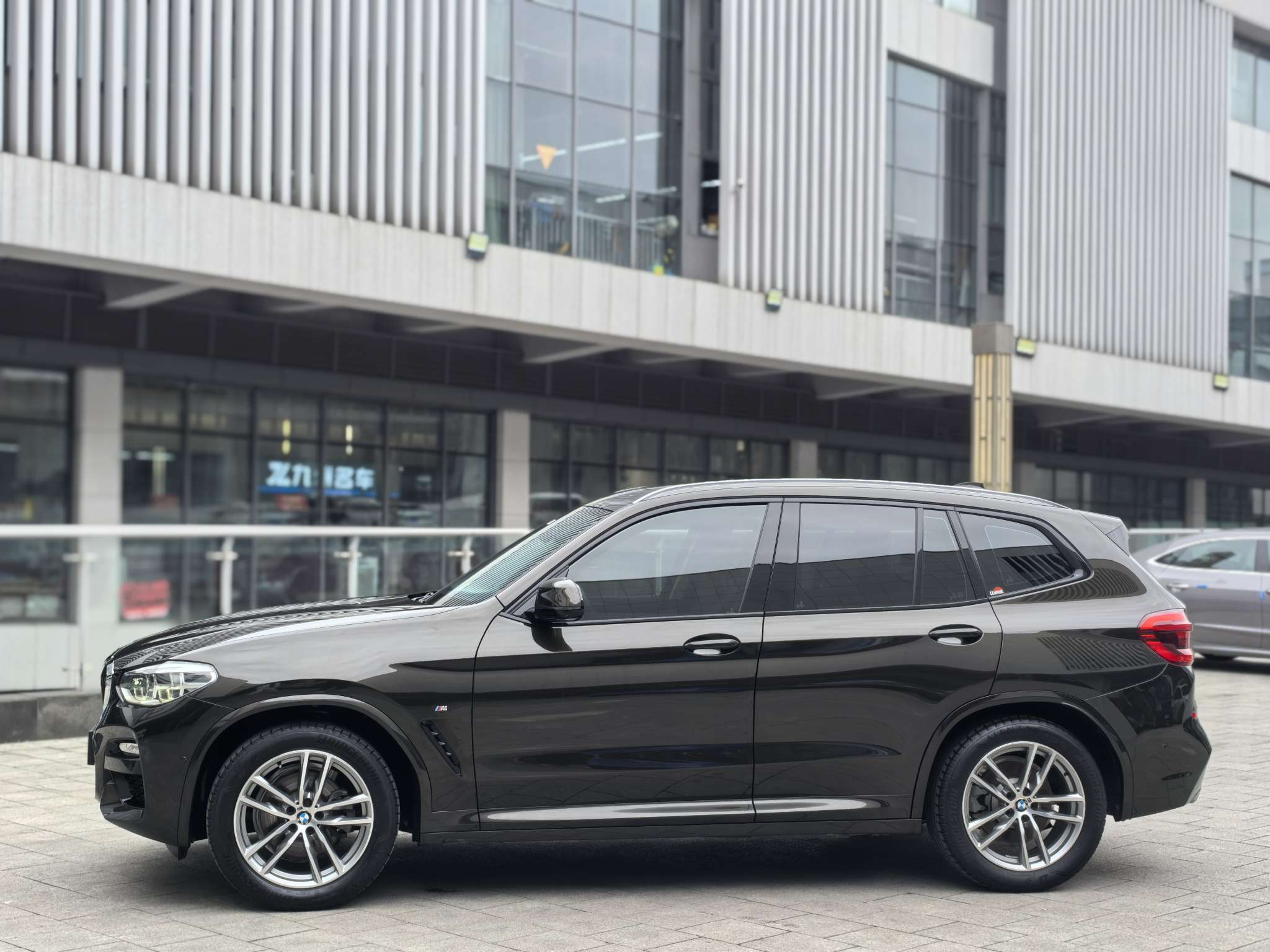 15万多拿下18年宝马X3，6.8秒破百，圆你蓝天白云梦？