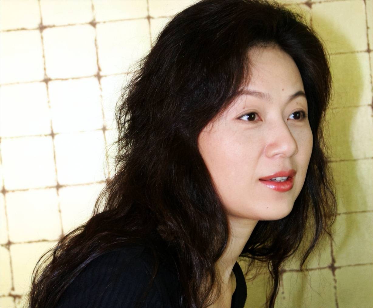 面相变了，老少恋的“残酷”，在63岁的马兰身上体现的淋漓尽致