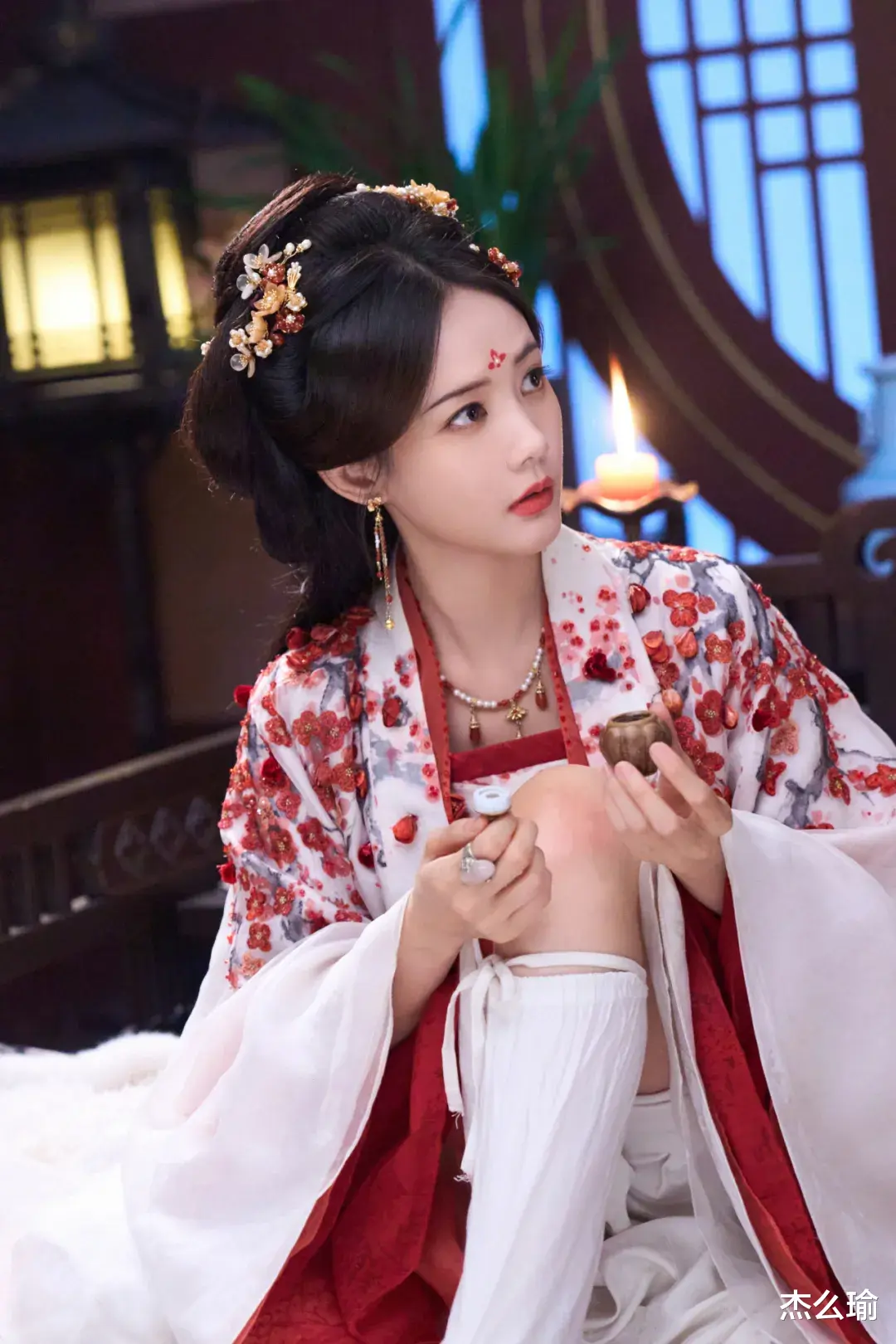 李一桐，终于还是妥协了