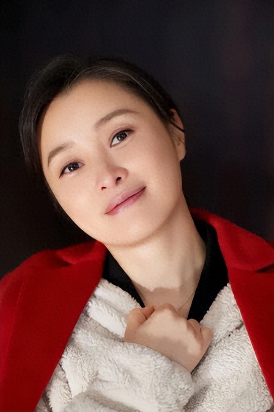 陈建斌没想到，九三晚会结束一个月，吴越因一个举动再次口碑暴涨