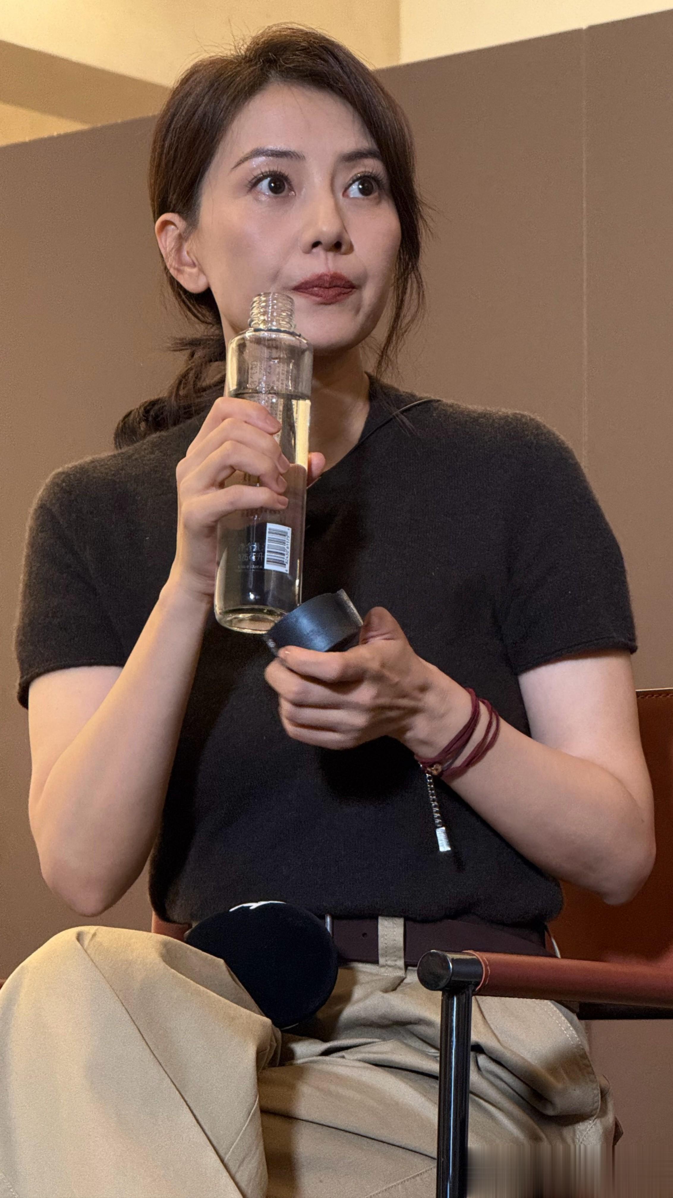 高圆圆活动现场,45岁仍被称“岁月不败美人”