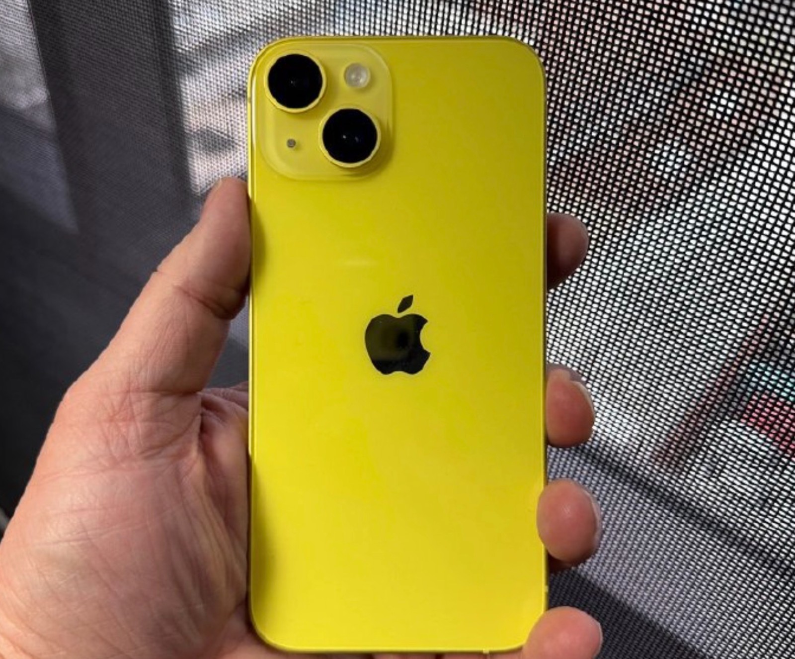 从5999元跌至2699元,从高端机跌至中端机市场,iPhone14彻底清仓