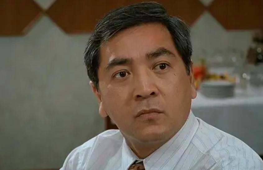 80岁秦沛现状：定居在国外，和日本妻子很恩爱，儿女都是知名歌手