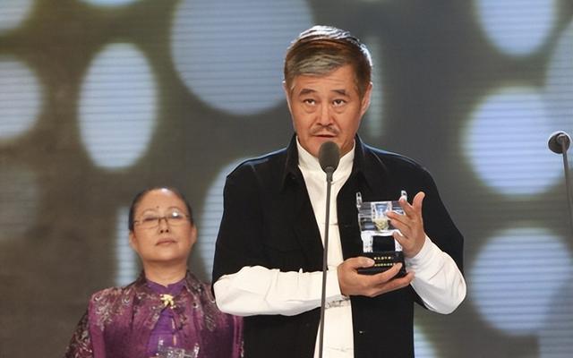 她是最悲惨女演员5次上央视春晚，却遭同行排挤，毁掉大好前程