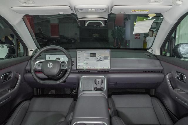 冬日选车攻略：增程SUV\可油可电\，适合全家出行-零跑C16