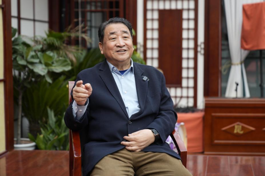 被曝美国过圣诞，关闭评论一言不发的姜昆，终不再顾忌所谓的体面