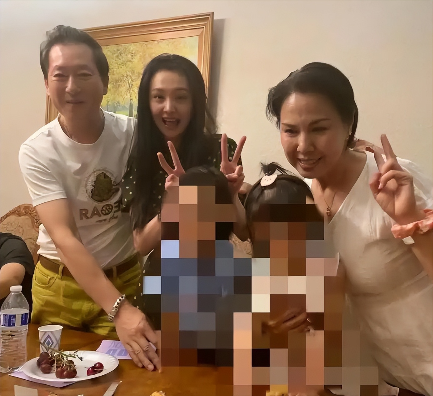 郑爽近照曝光!星味全无彻底成素人,家中装修豪华,日子并不可怜