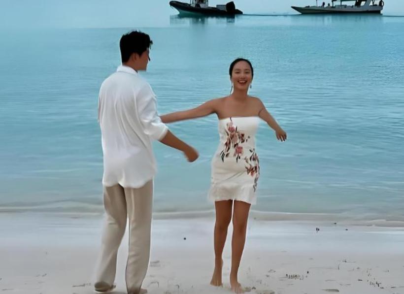 被称为“小刘亦菲”，出道即巅峰，今33岁晒怀孕健身视频官宣当妈