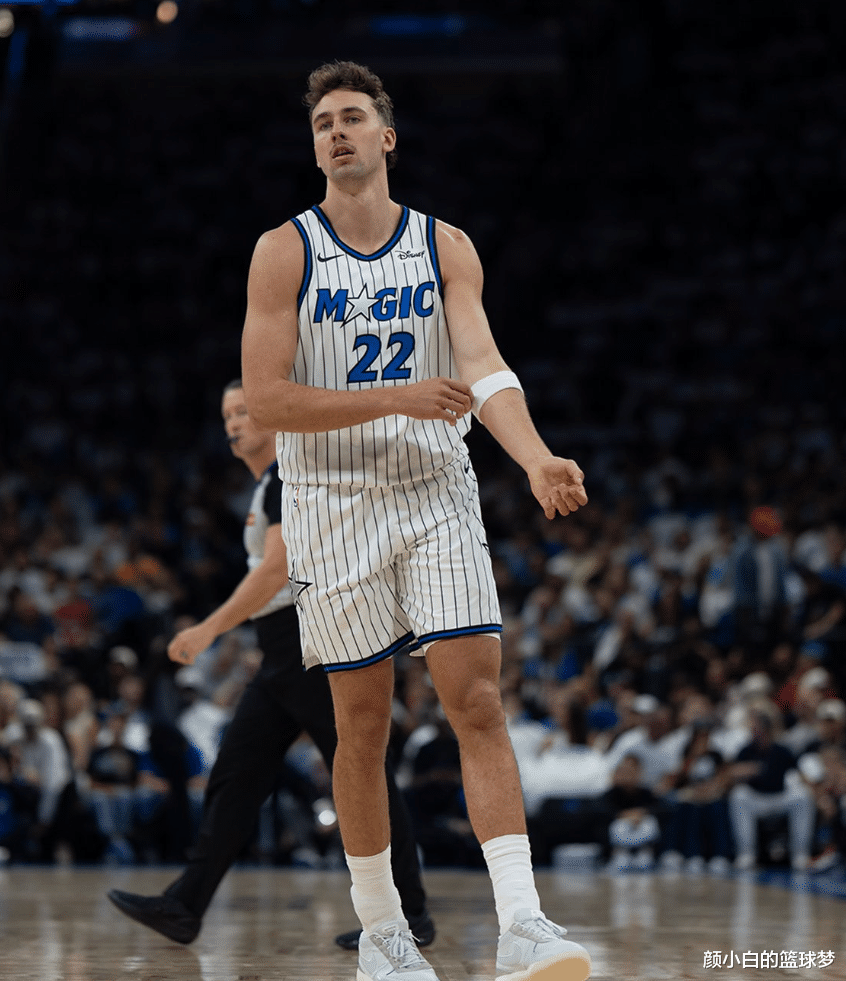 小卡特关键篮板+决胜2罚！魔术三巨71分逆转热火 贝恩比庆祝动作