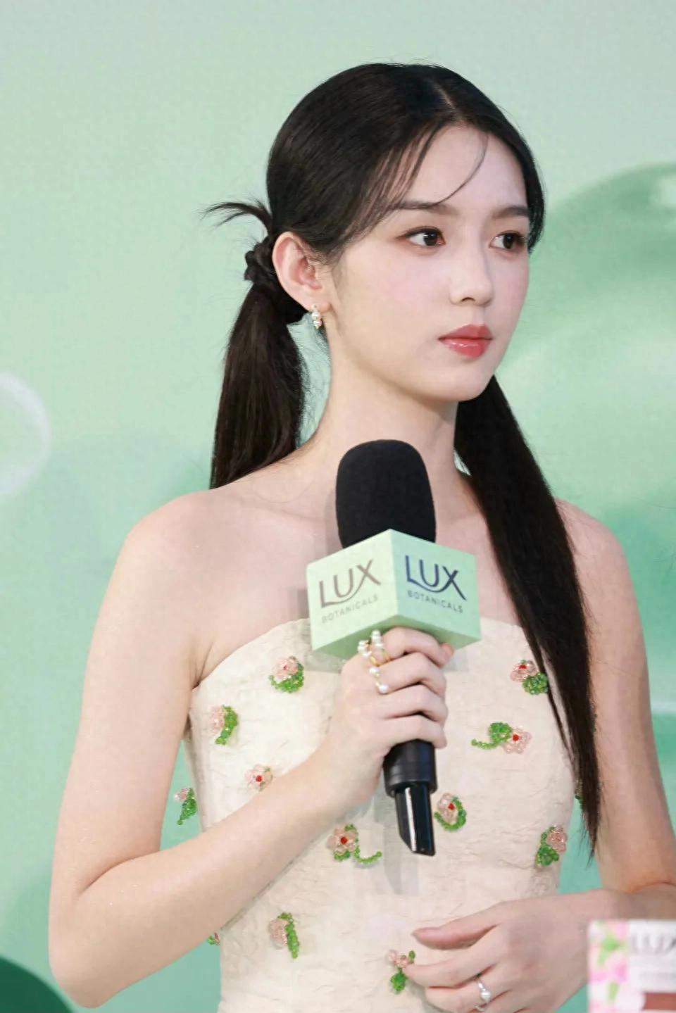 周也生图好漂亮 ???