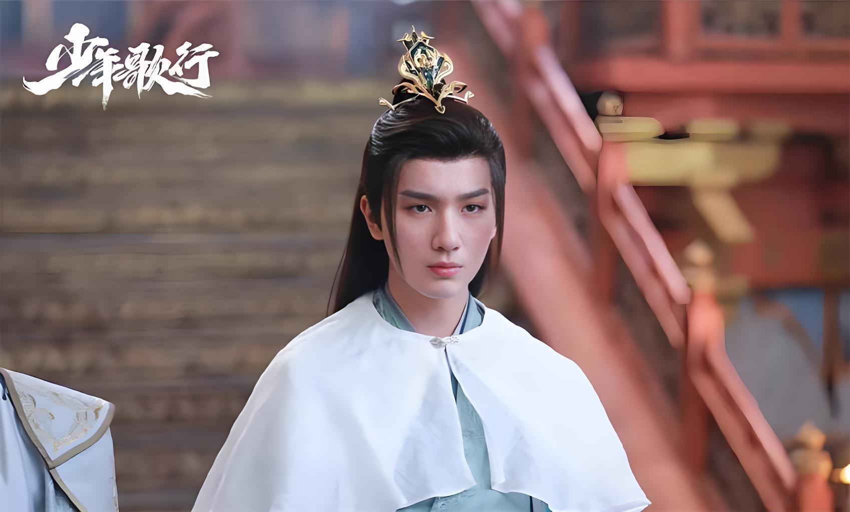 北京朝阳区法院对李宏毅发布限消令，李宏毅发布声明回应