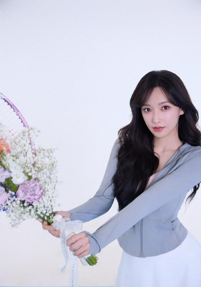 程潇这身材太均匀了吧！ ???这比例，连尺子看了都要怀疑人生。