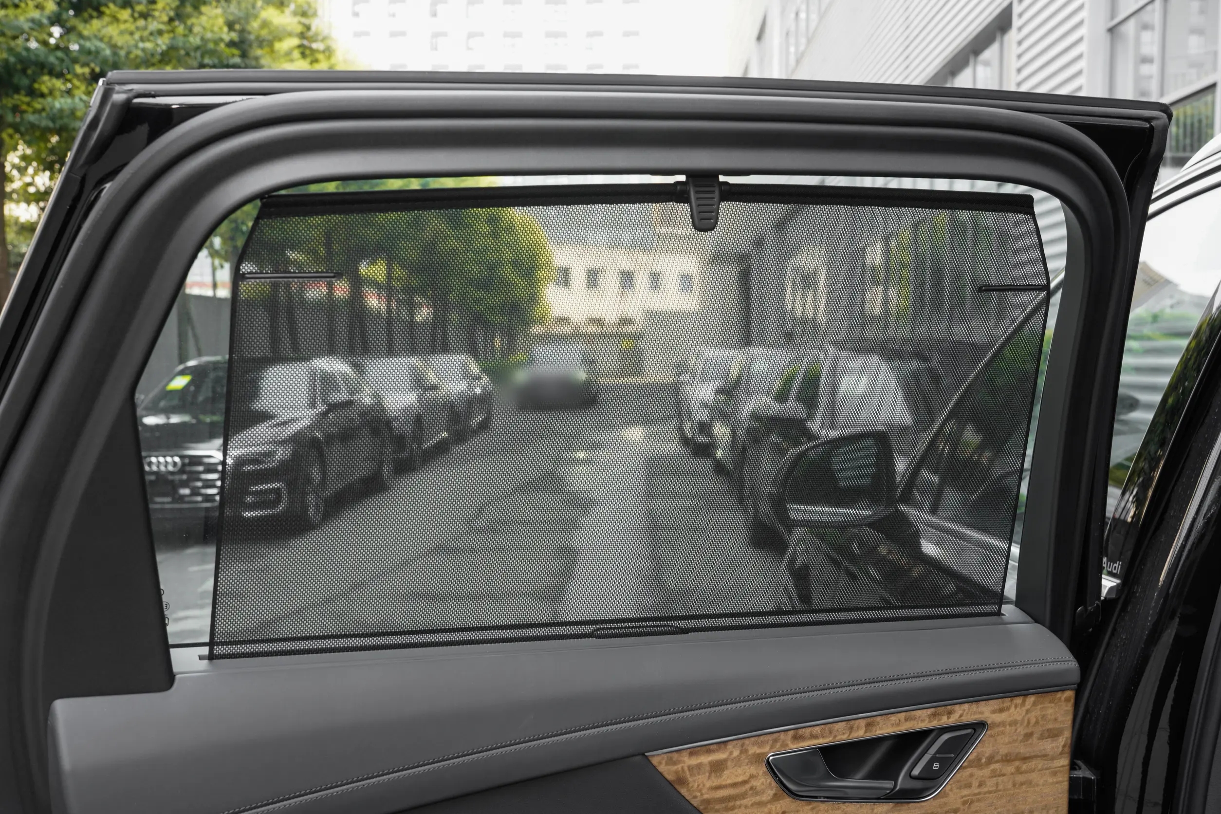 奥迪Q7：2025款车型配置解读，选哪款最划算？