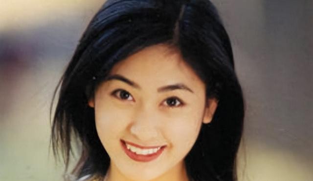 被张铁林玩弄感情后，嫁给了臭名昭著的他，如今才知道她有多精明