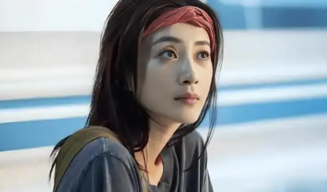 女演员与他同居5年，将美好的年华都给了他，他却转头娶了闺蜜