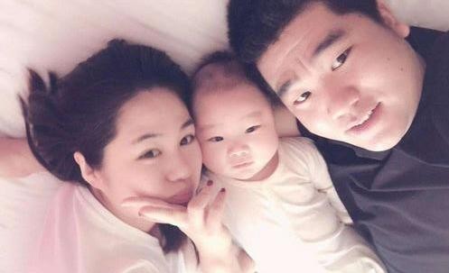 她被赵本山养了11年！却因被判了14年的前夫，伤了恩师的心！