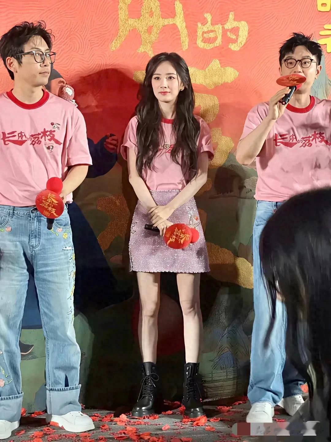 万万没有想到，女神现实中居然那么矮的，为什么电视上看着那么高