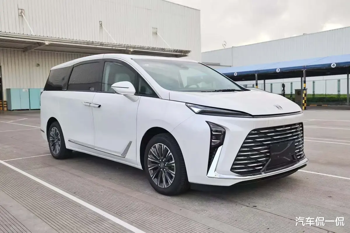 20万级MPV江湖要变天？别克GL8 LS续航111km+怀挡设计