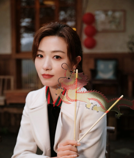 43岁万茜再破“天花板”,这一次,她让整个演艺圈“沉默”了