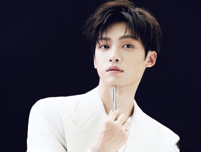 田栩宁风波发酵！曝新戏临时取消拍摄要换人，业内透露要被封杀了