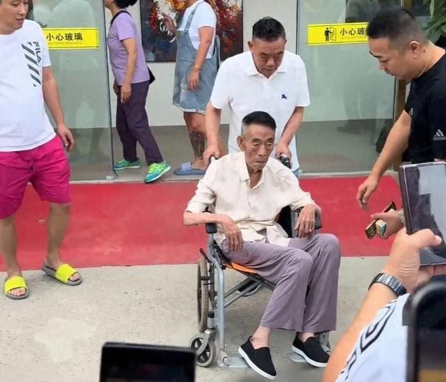 杨少华去世原因真相大白,灵堂上的中华烟,早已给出答案