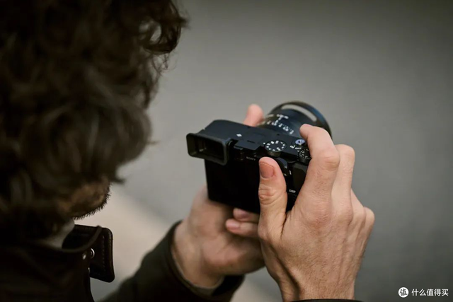 索尼 RX1R III发布！6100万像素全幅便携旗舰，真旗舰还是情怀？