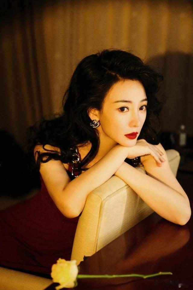 柳岩紧急就医!“早去医院早解脱”