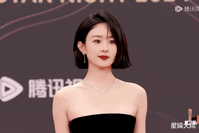 他俩竟然谈恋爱了？