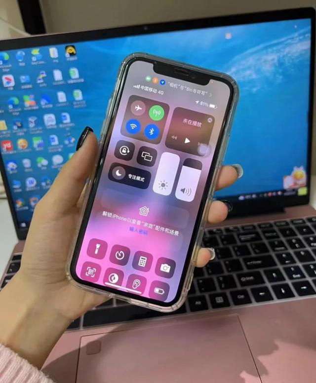 iPhone手机第一款全面屏并且支持Face ID解锁，果粉还记得是哪款吗