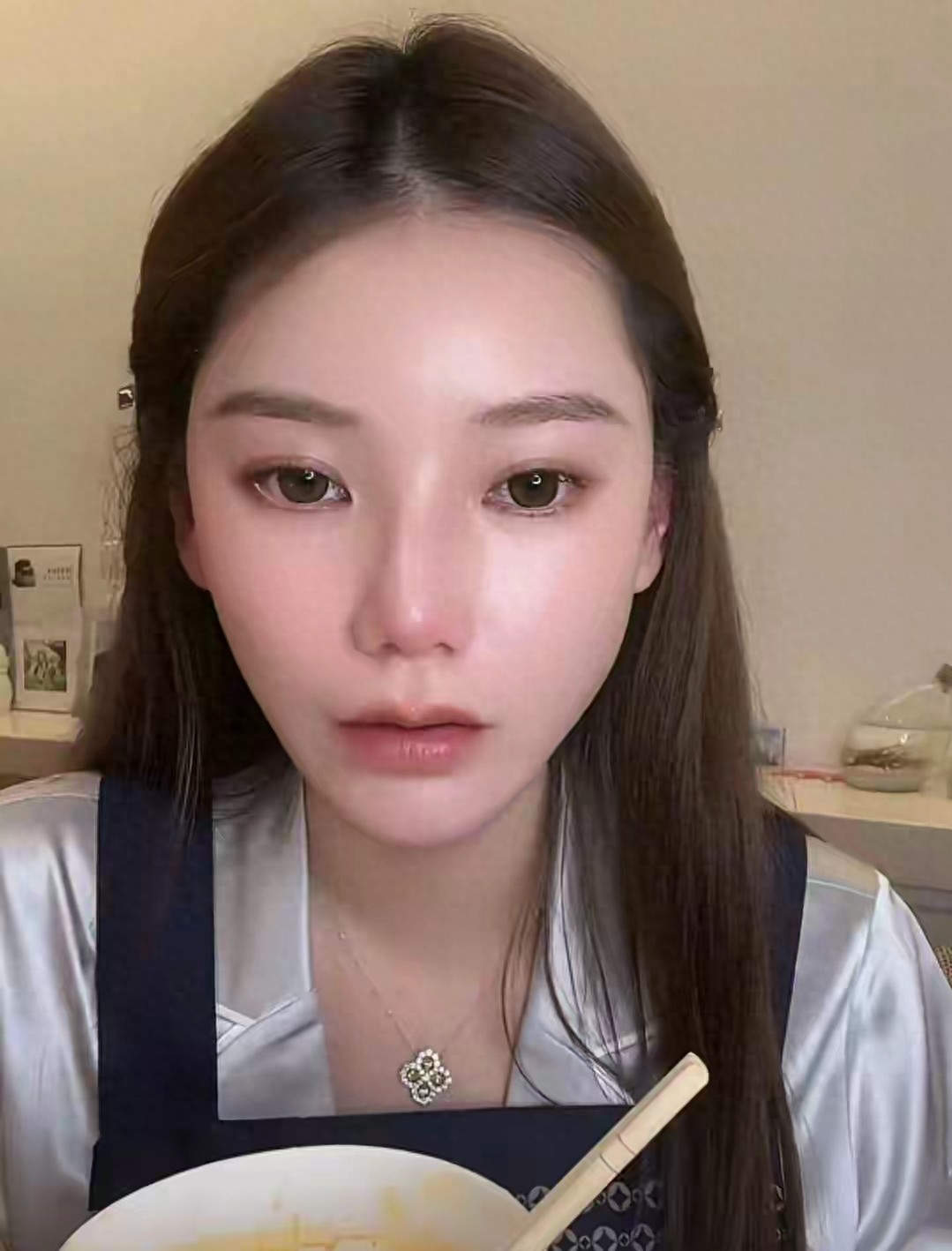 马筱梅深夜开播：玥儿缺安全感跟外婆睡，会在台北生娃北京上户口