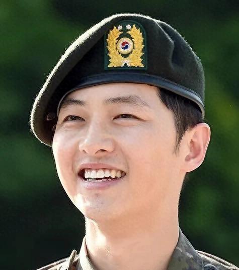 三星集团第四代！李智昊去服兵役，文徐允出道，李富真儿子最厉害