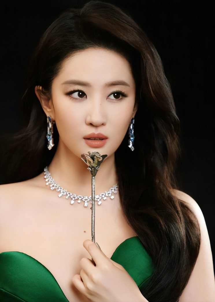 向太终于开口！坦白刘亦菲真实人品，原来巩俐当初真没说谎