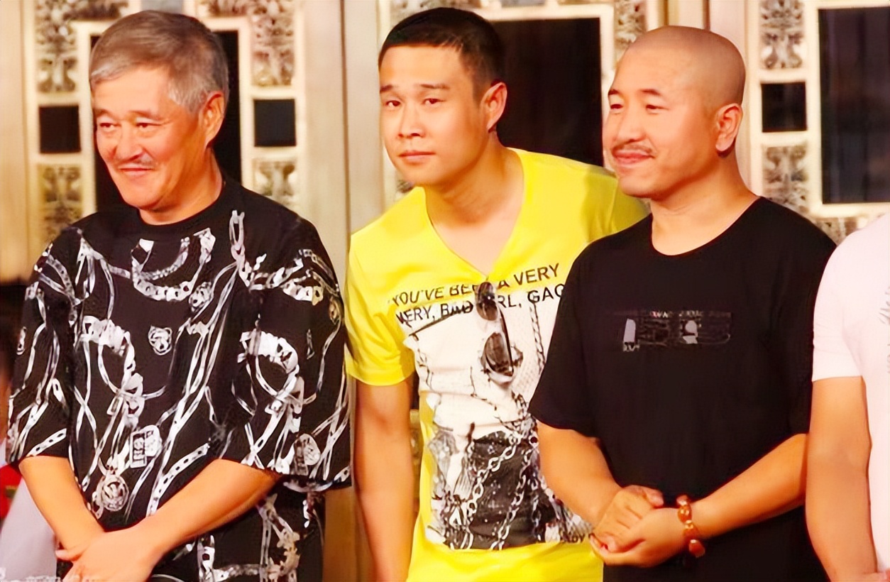 王小利离婚24年:他再婚生三胎,前妻温美玲人生现状如何?