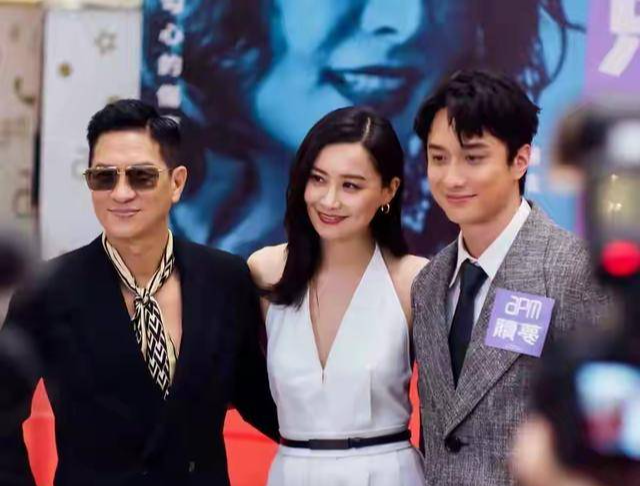 TVB前花旦出席电影节,打扮的好看,生图显瘦