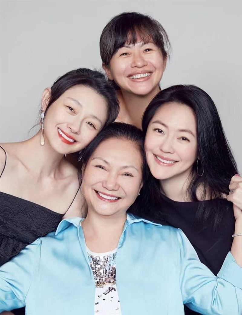 S妈公开“寻伴”，花钱找人陪同出门散步，列三大要求态度诚恳