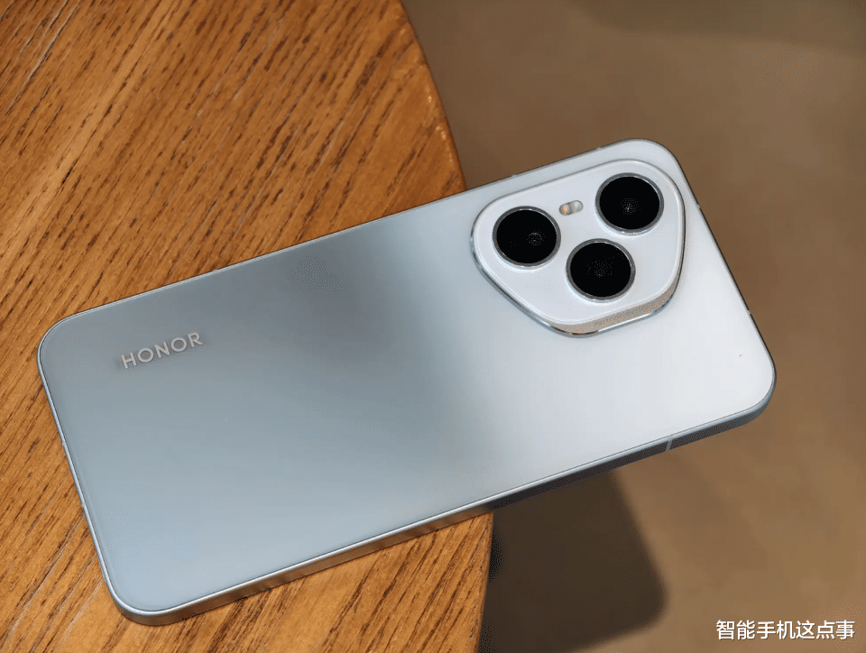 荣耀500系列被曝年底发布:工艺全面对标苹果,配置也悬念不大了